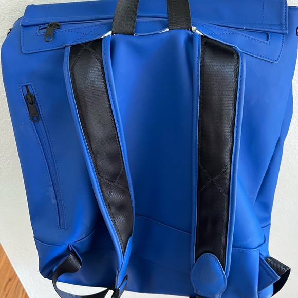 Hunter Blue Waterproof Backpack - Picture 4 of 4